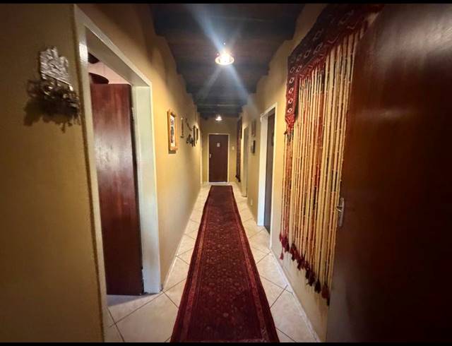 6 BEDROOM PROPERTY TO RENT IN HENNOPS RIVER